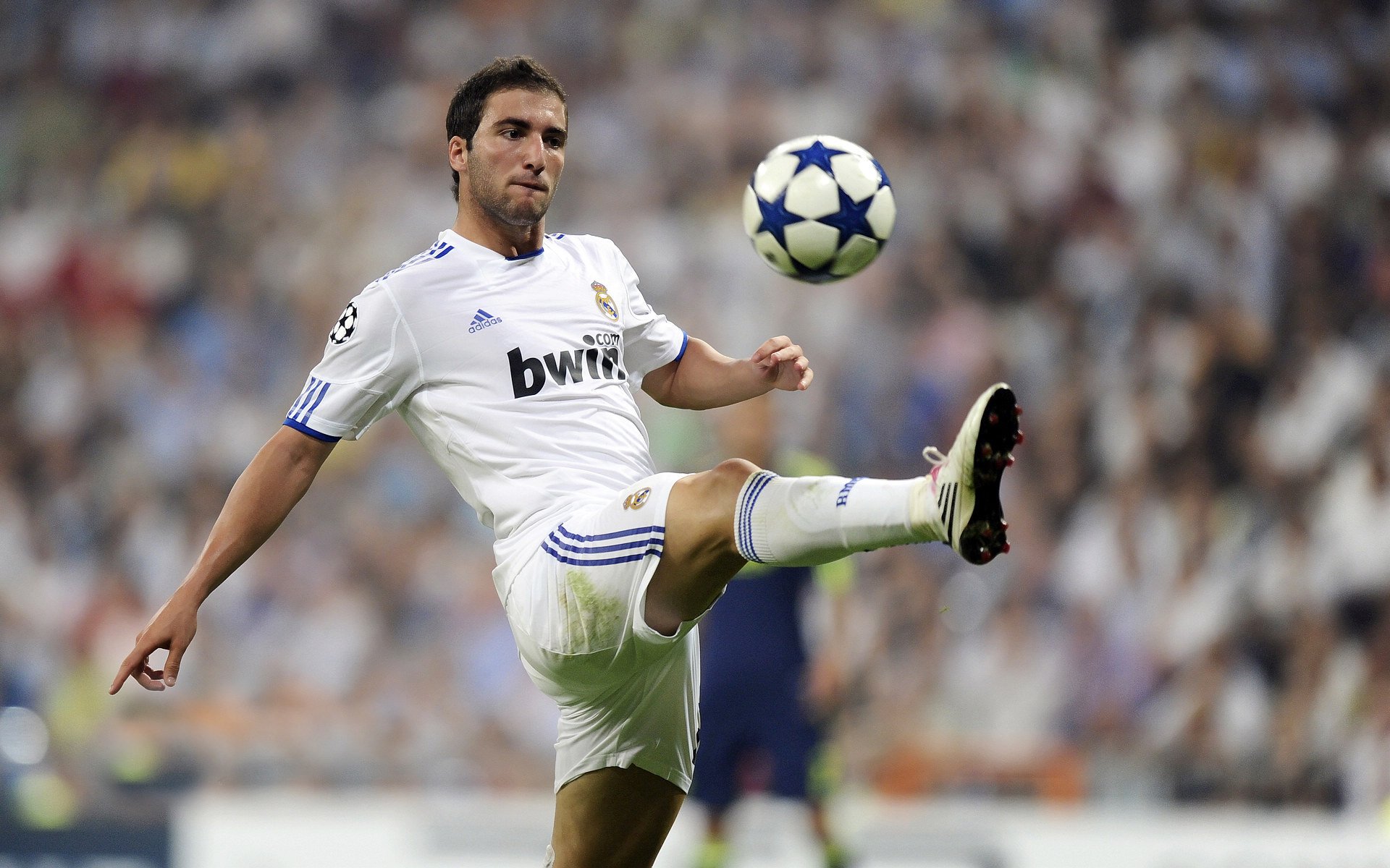 奥亚尔萨瓦尔，扛起全队的英雄，希腊完胜智利的背后故事